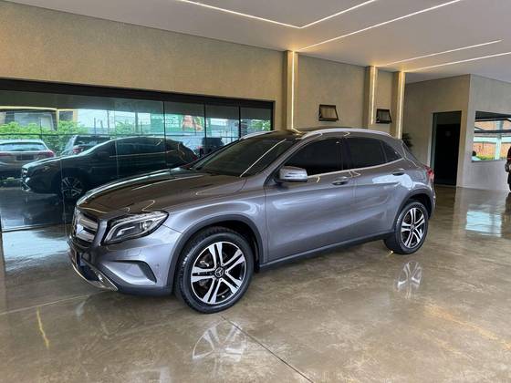 MERCEDES-BENZ GLA 200 1.6 CGI ENDURO 16V TURBO FLEX 4P AUTOMÁTICO